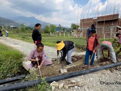 सेरा खोलाको मुहानबाट ठिङ्गाबारी हुँदै देउराली सम्म पानी ल्याउन श्रमदान अभियान सेरा खोलाको मुहानबाट ठिङ्गाबारी हुँदै देउराली सम्म पानी ल्याउन श्रमदान अभियान